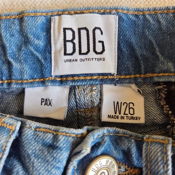 BDG Urban Outfitters Distressed Colorblock Denim Shorts Size 26  Organic Cotton - Picture 3 of 12